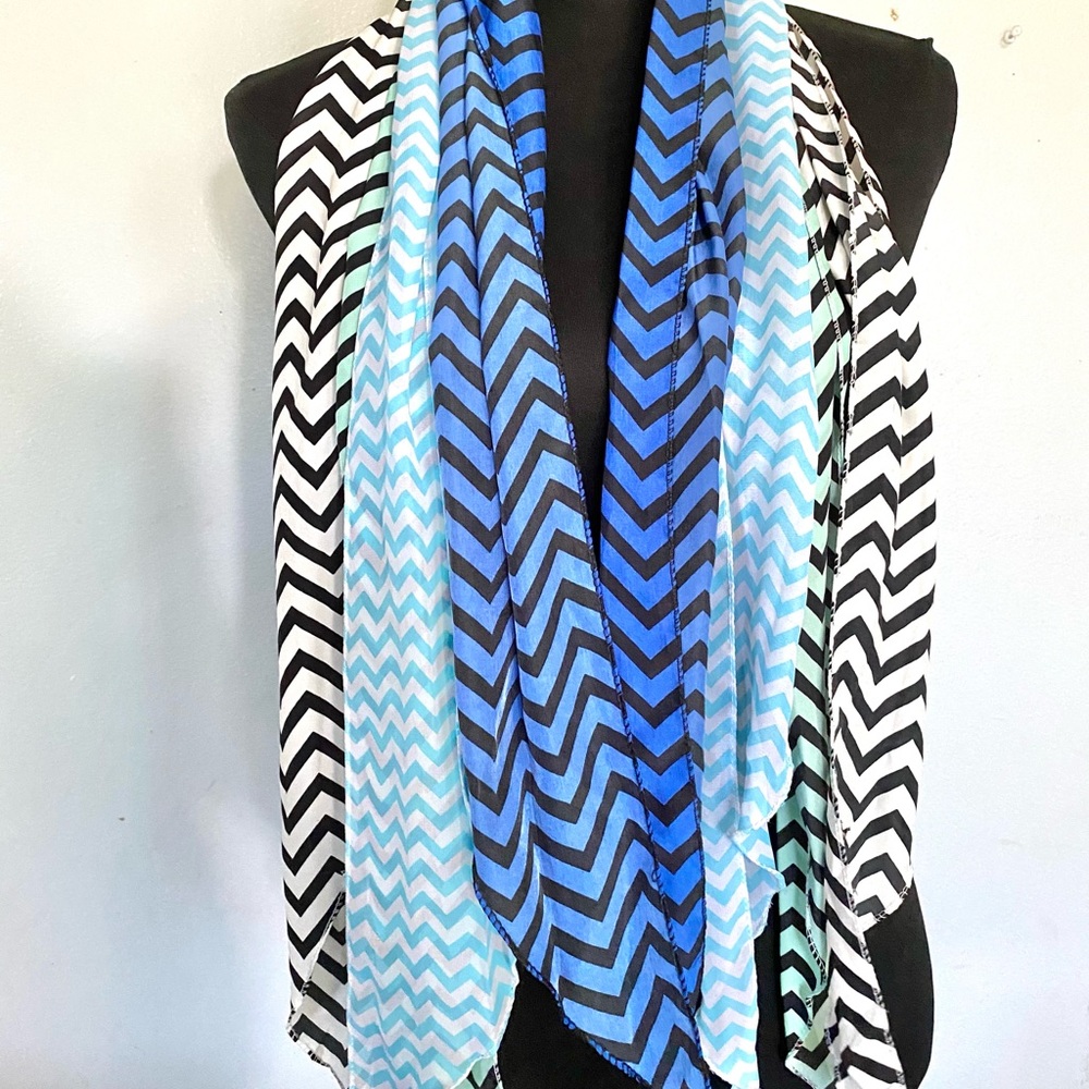 NWOT 4 Zig Zag Blue Teal White Light Blue Scarves